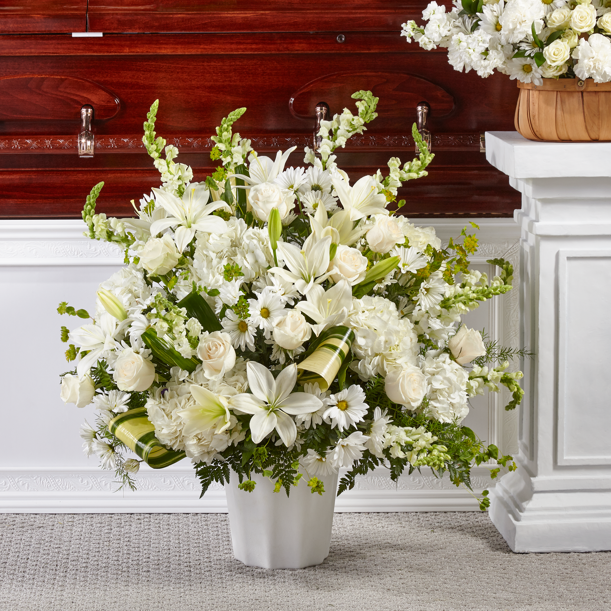 Grand White Symapthy Arrangement